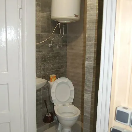 постійне електропостачання Stepana Bandery Street 37-2 Apartment