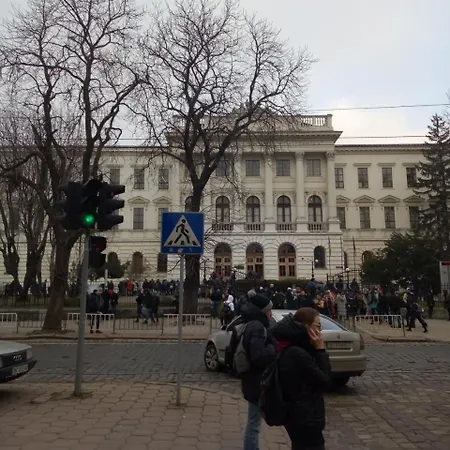 постійне електропостачання Stepana Bandery Street 37-2 Appartement Lviv