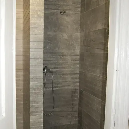 постійне електропостачання Stepana Bandery Street 37-2 * Lviv